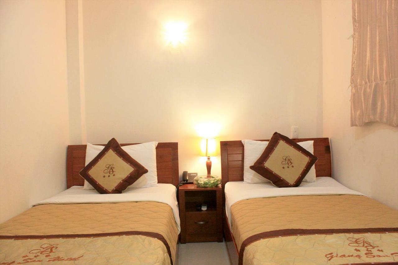 Giang Son 2 Hotel Ho Chi Minh City Bagian luar foto